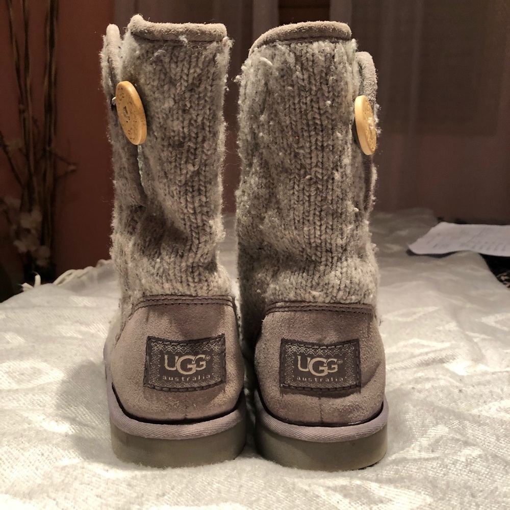Grey Ugg’s size 7
